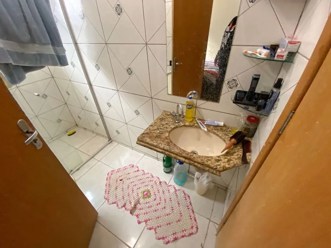 Casa no Setor Mansões Paraiso, em Aparecida de Goiânia Área construída: 257,47m²...