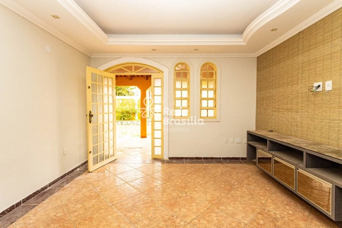TH33505 - SHVP RUA 12 - Excelente casa com 03 quartos, 200m². Agende sua visita!...