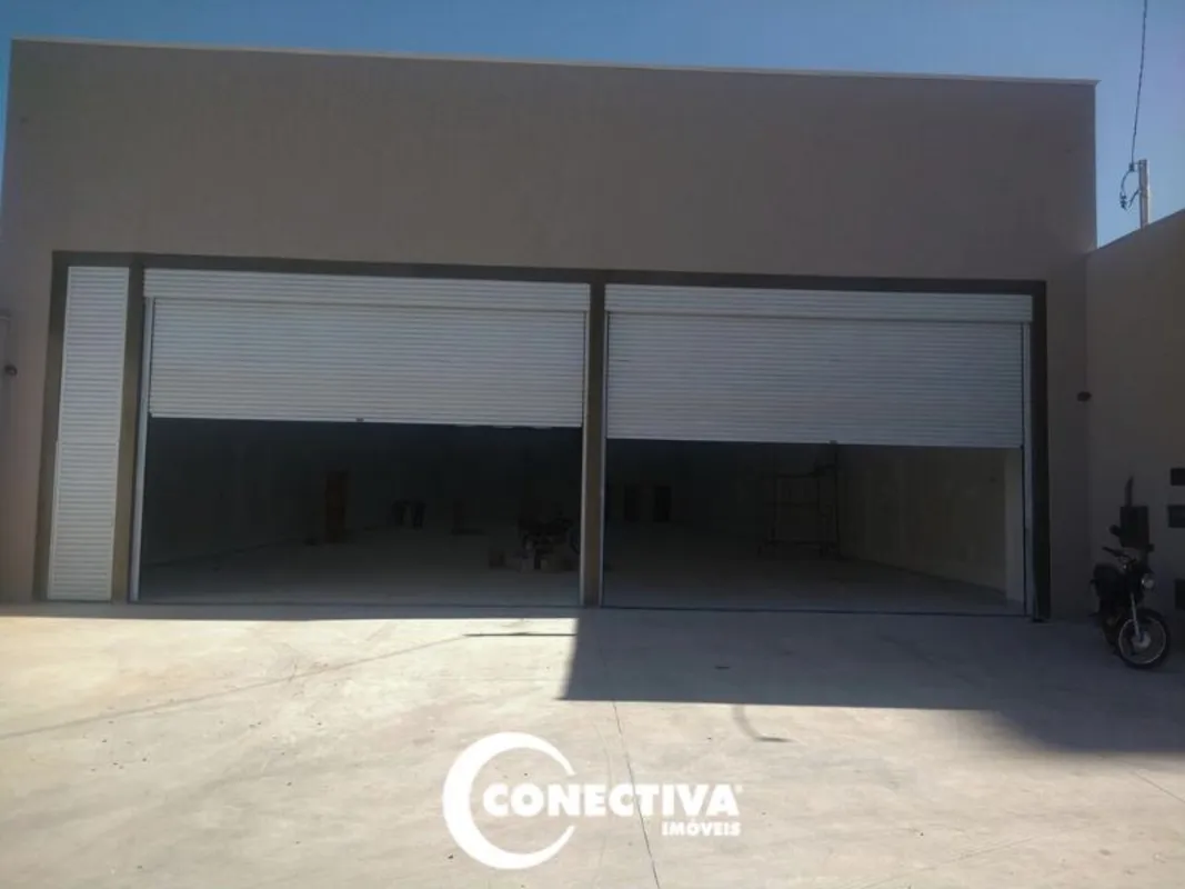  Comentários do corretor: Excelente galpão comercial, com 745,50 m² de terreno e...