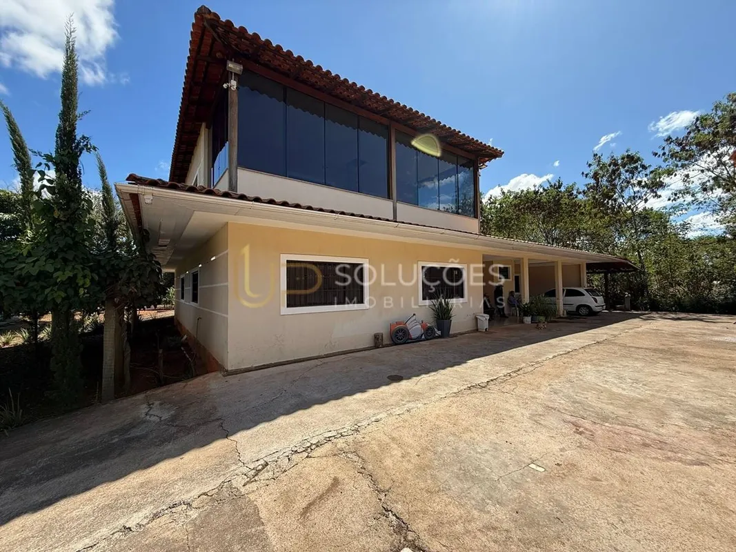 5 Suítes | Churrasqueira | Pomar | Varandas c/ Vista | Terreno: 6.400m² | Constr...