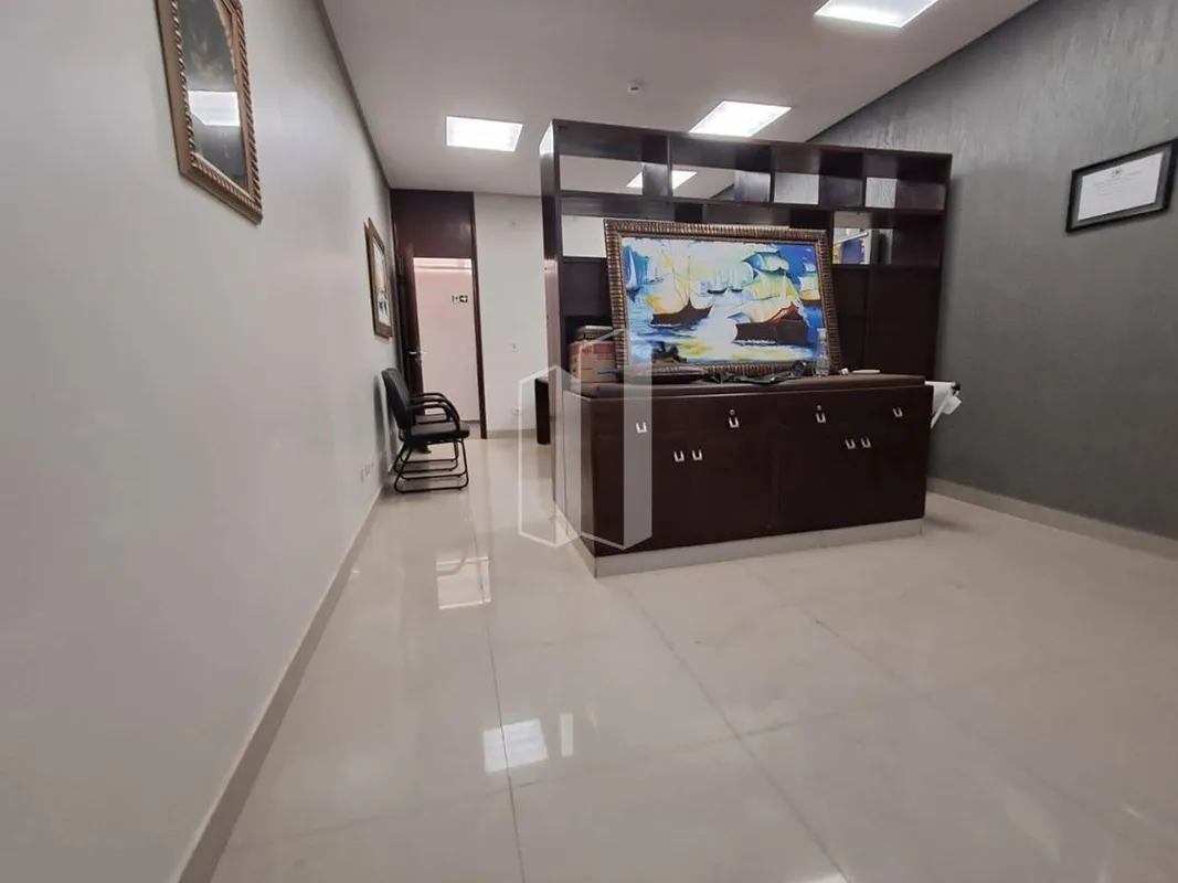 Sala Comercial à Venda - Setor Aeroporto Localizada no Edifício de Clínicas, no ...