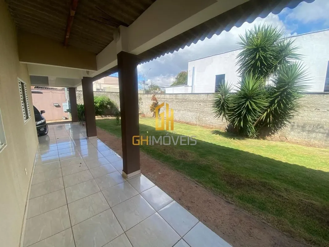 Excelente oportunidade, pra quem procura espaço e ótima localização. Terreno com...