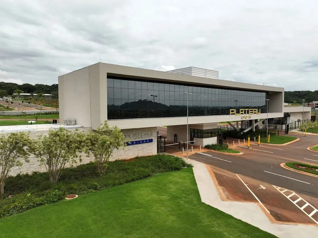 Lote à venda no Condomínio Plateau d’Or – Unique (R$2.000,00 o valor m2).Descubr...