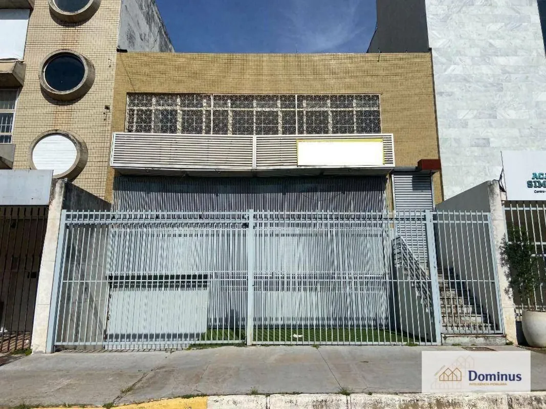 DOMINUS IMÓVEIS ALUGA: 502 NORTE BLOCO B - Excelente sala no 1º andar, frente pa...