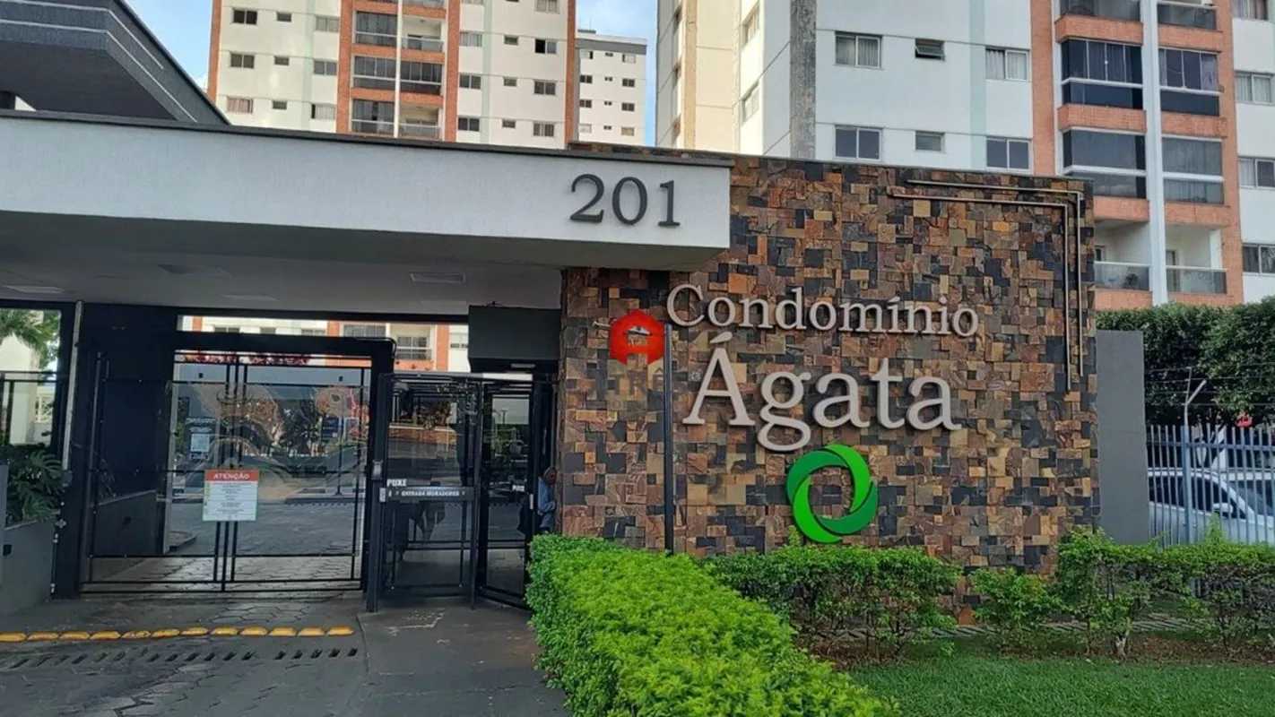 Localizado no Setor Eldorado com aproximadamente 116,97m² de área total e 79,84m...