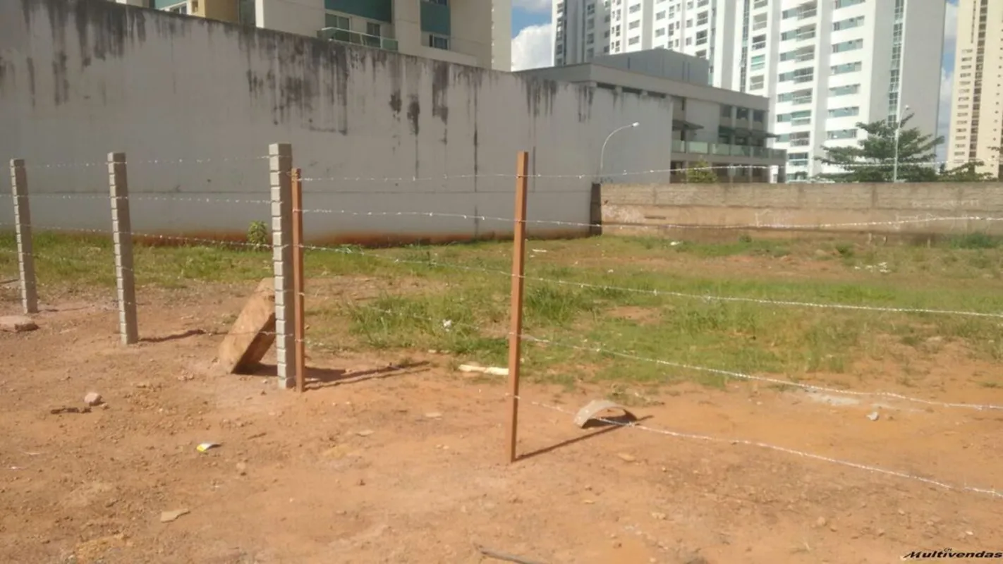 Rua 25 Sul, Lote 32 - Águas Claras Sul/ DF. O imóvel tem localização privilegiad...