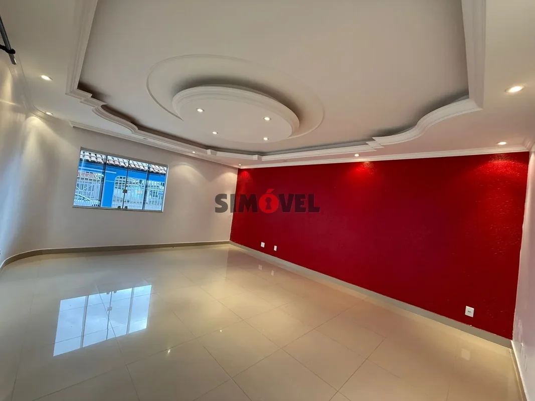 300m², 5 quartos, suíte, varanda, a 850m da Estação Taguatinga Sul, QSE 10 - R$:...