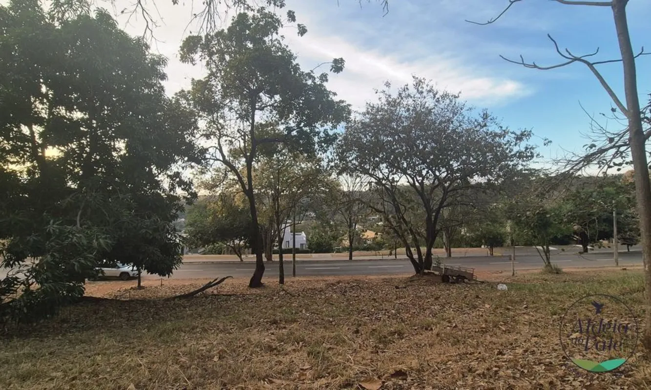 Belo terreno em Aclive com plateau e uma vista definitiva espetacular para o con...