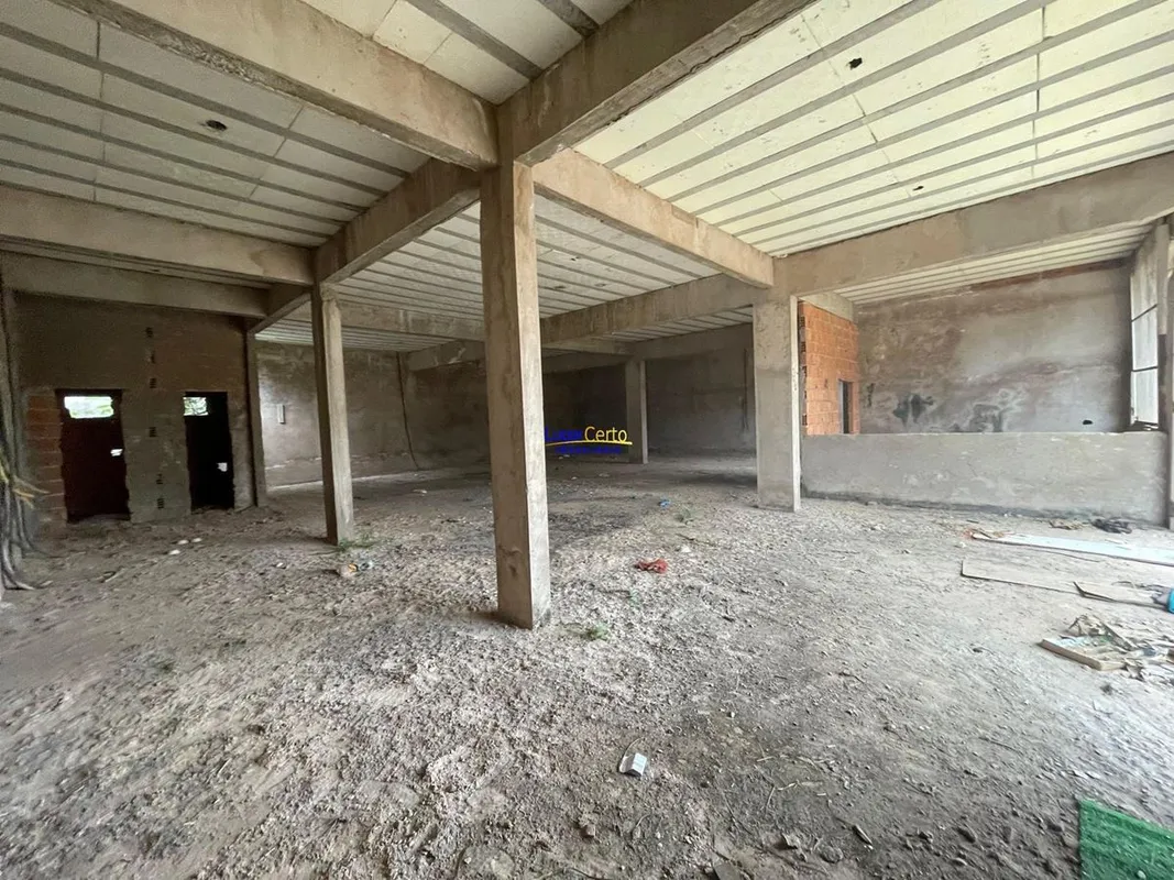 Excelente oportunidade de locação de uma loja comercial com 250,00 m2 de área. L...