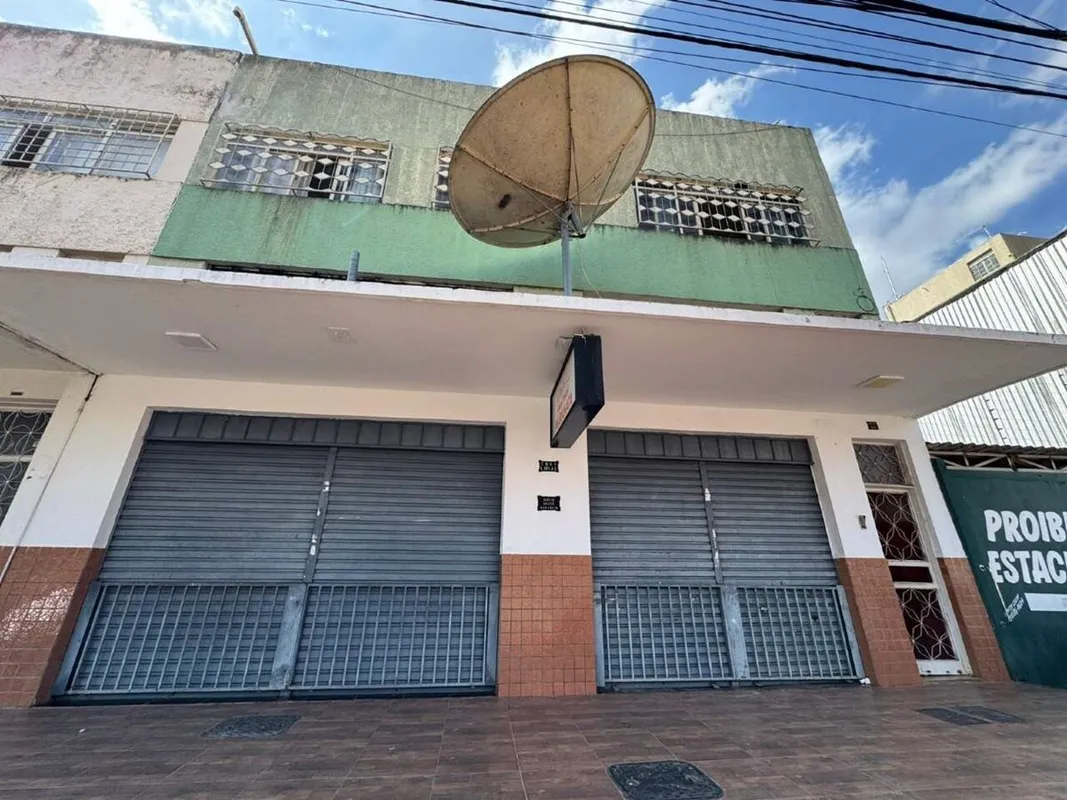 Oportunidade para Reforma ou Investimento: Apartamento Duplex com 4 Quartos na C...