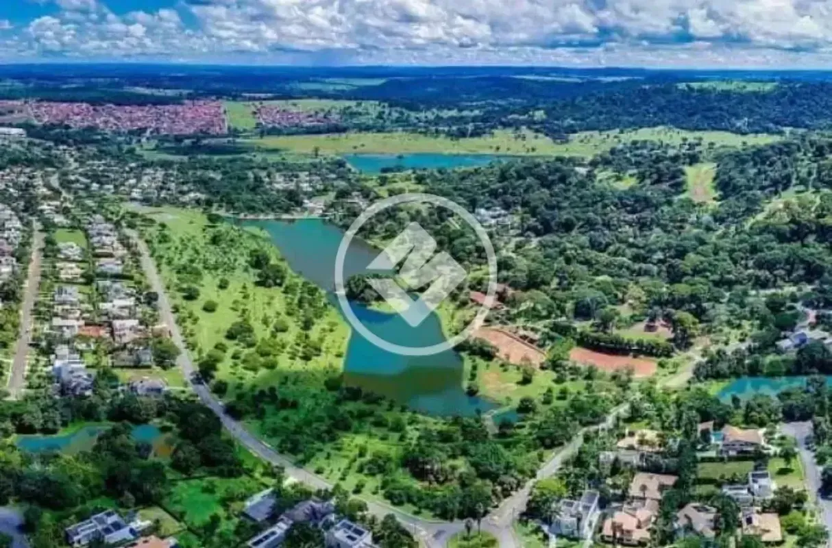 Apresentamos a você este incrível terreno de 4255m2 à venda no renomado Residenc...
