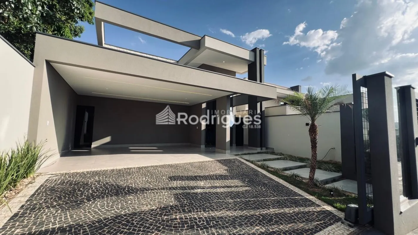 RODRIGUES IMOBILIÁRIA VENDE:CASA NOVA, ALTO PADRÃO COM 3 SUÍTES NO GUARÁ PARK AC...