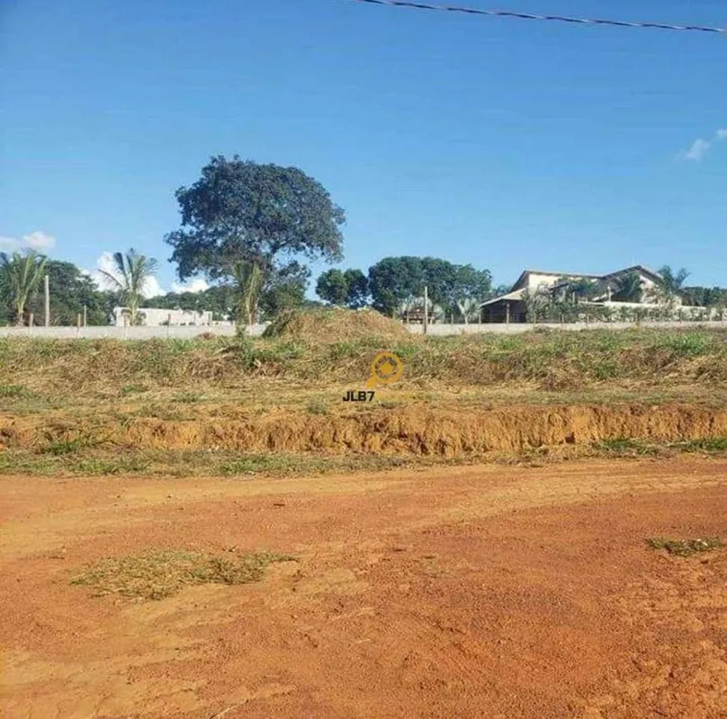 Lote de esquina no Condomínio Recanto da Serra - Guapó Lote com: 2.300m² Próximo...
