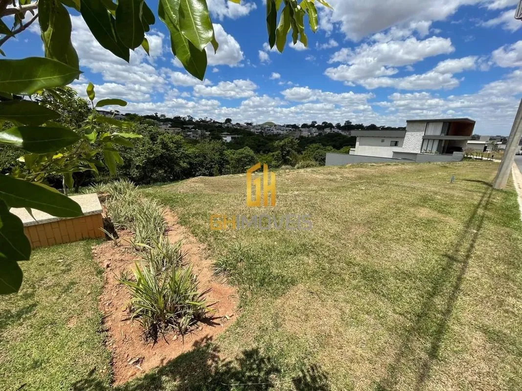 Lote a venda em condomínio de alto padrão, Jardins Nápoles. Com 360 m².Portaria ...