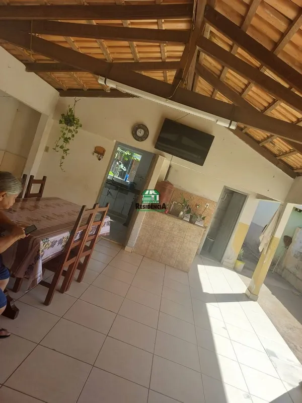 - Área total 578 m²- Área construída 314,63m²- No piso superior tem uma sacada -...