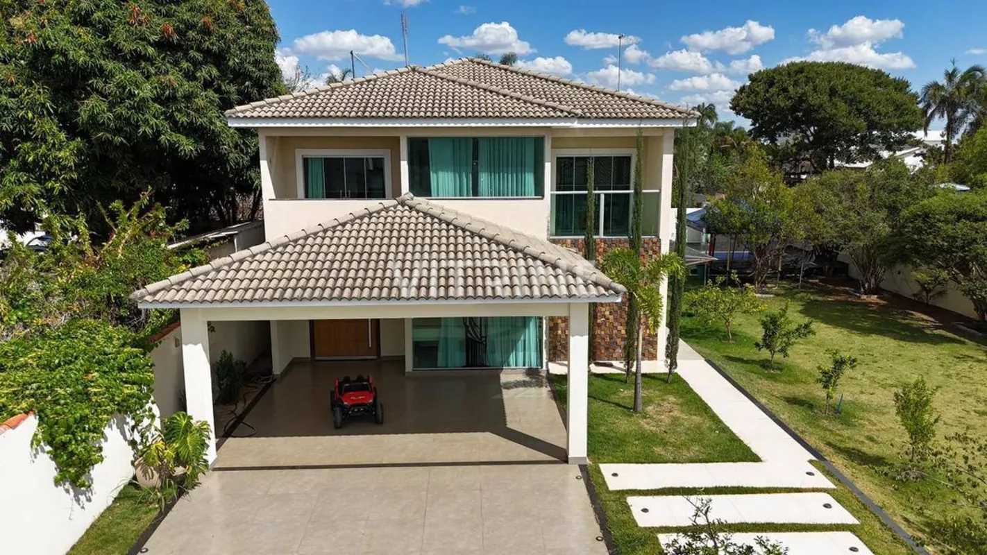 Condomínio Fênix Gama - Linda casa com 4 quartos e suítes.  São 4 quartos com su...