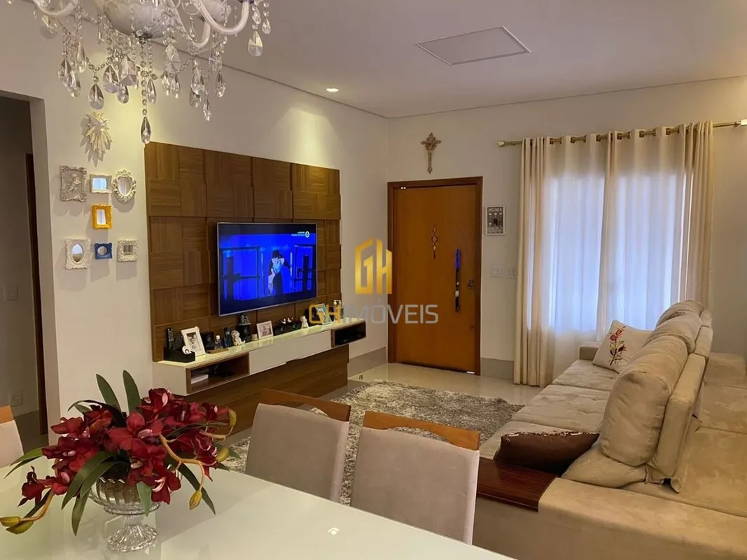 Casa com 3 quartos no Parque Oeste Industrial, em terreno com 360m² com 256m² de...