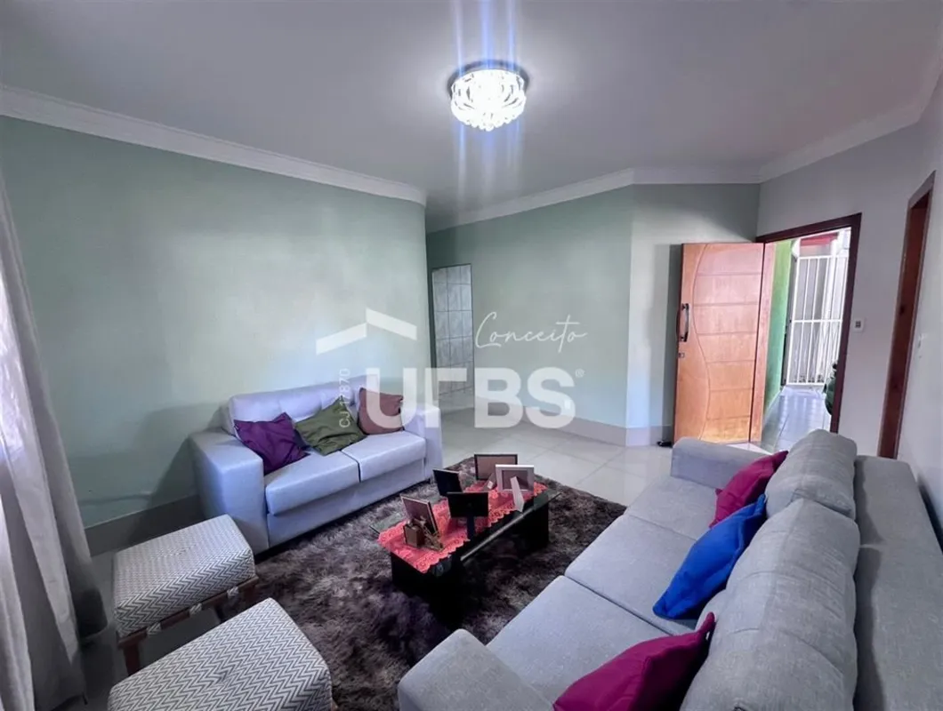 COD U-0027132 - Casa Exclusiva de 4 Quartos no Jardim Ana Lúcia – GoiâniaDescubr...