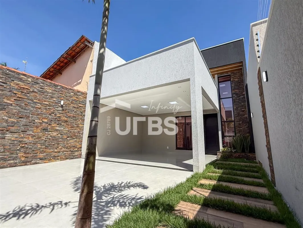 COD U-0027024 - CASA TERREA A VENDA - LOCALIZADA NO SETOR JARDIM AMÉRICA COM ÁRE...