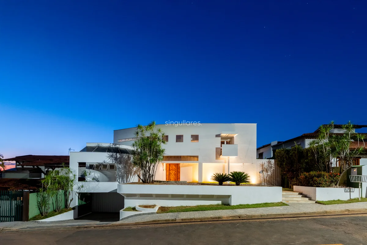 Uma casa que carrega o legado do arquiteto José Galbinski não se repete. Cada tr...