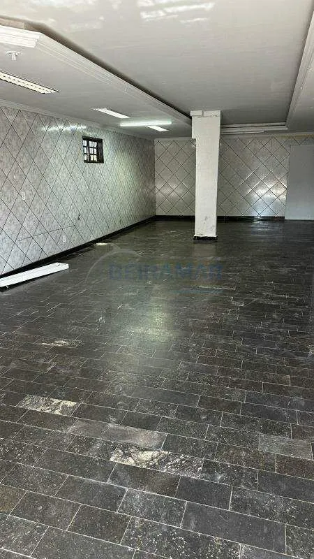 Excelente loja térrea com 110m², localizada na QNL 24, próximo ao Supermercado S...