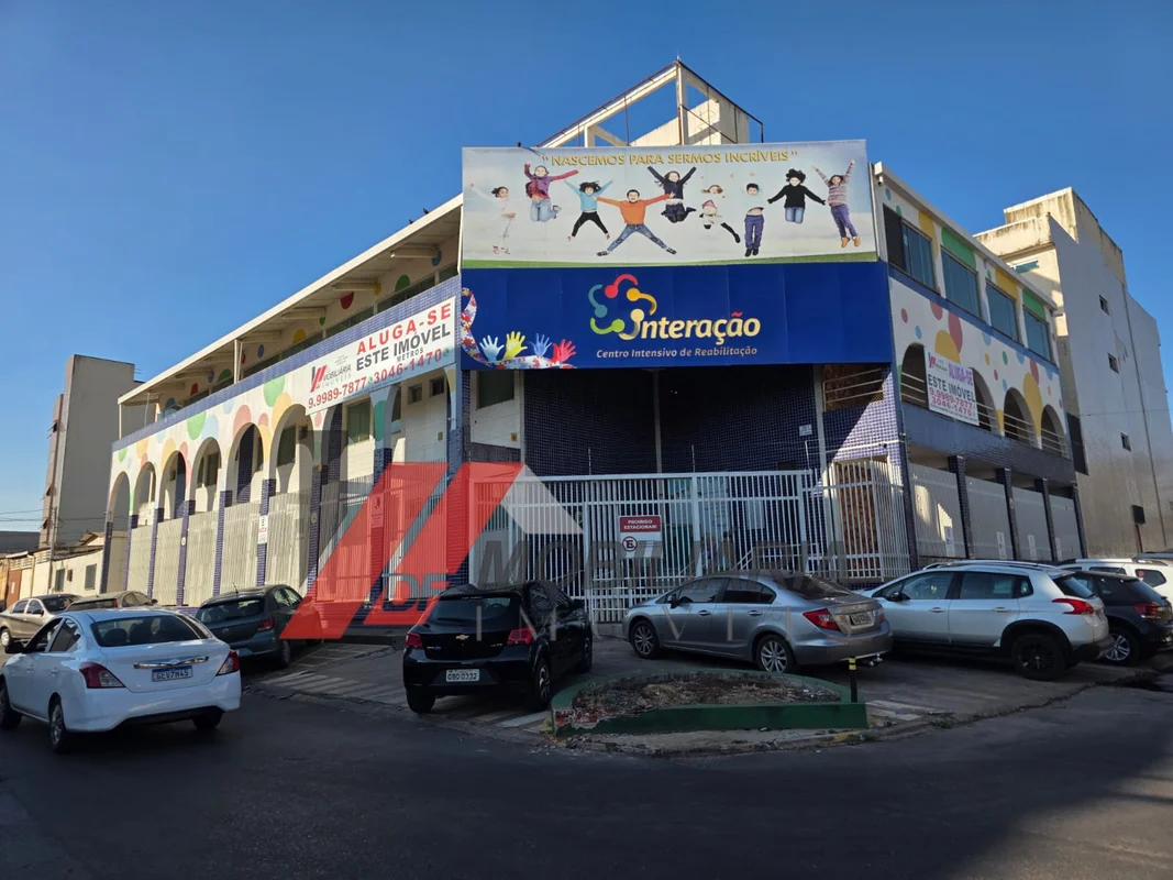 PRÉDIO PARA ALUGUEL NO PISTÃO SUL CSE 04 2.400 m² DE ÁREA CONSTRUÍDA COM ELEVADO...