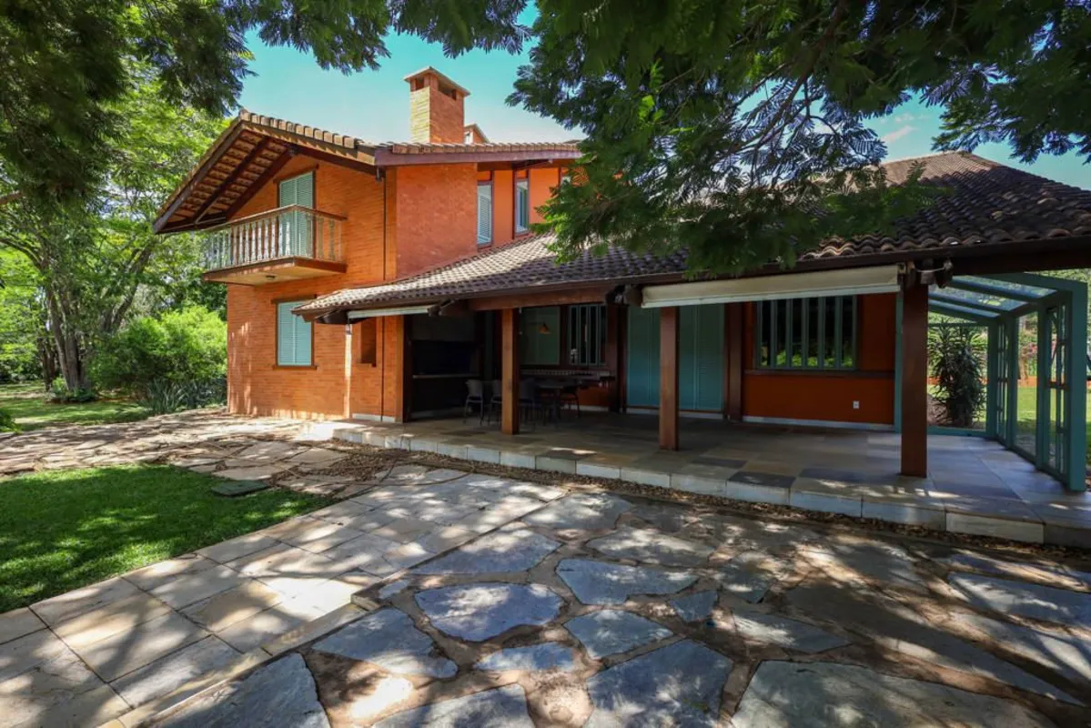 A mais bela casa da MI 9 do Setor de Mansões do Lago Norte.UNQ VENDE COM EXCLUSI...