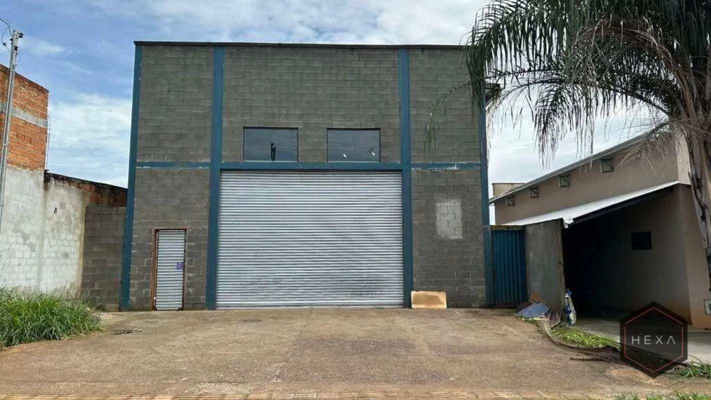 Galpão Comercial à Venda ou Locação no Residencial Ravena em Senador CanedoAceit...