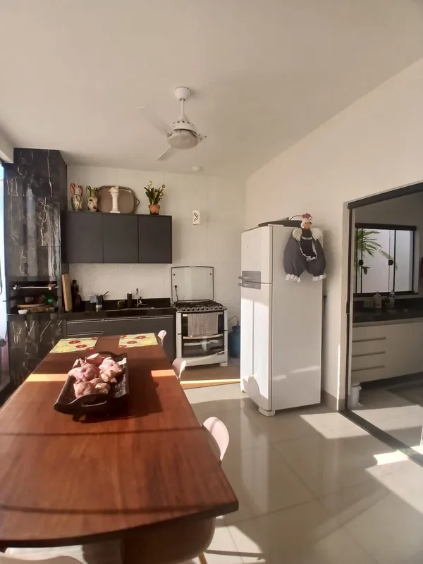 Casa aconchegante no Jardim Mariliza Área total: 180 m² - Construída: 140 m²3 qu...