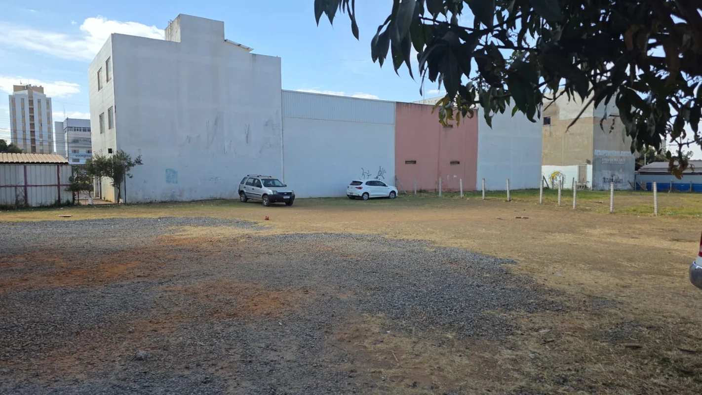 Oportunidade em Samambaia Sul:lote para construção de edifício residencial de 60...
