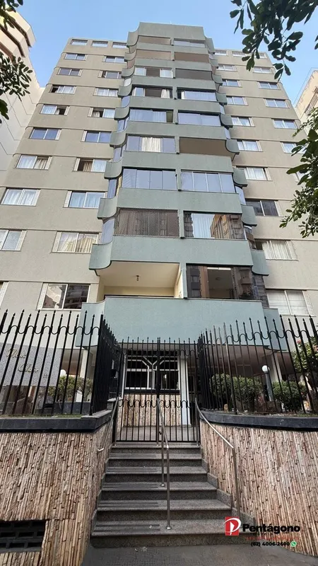 Amplo apartamento no Setor Oeste - Ed. Mont Clair Apartamento com 110m², muito b...