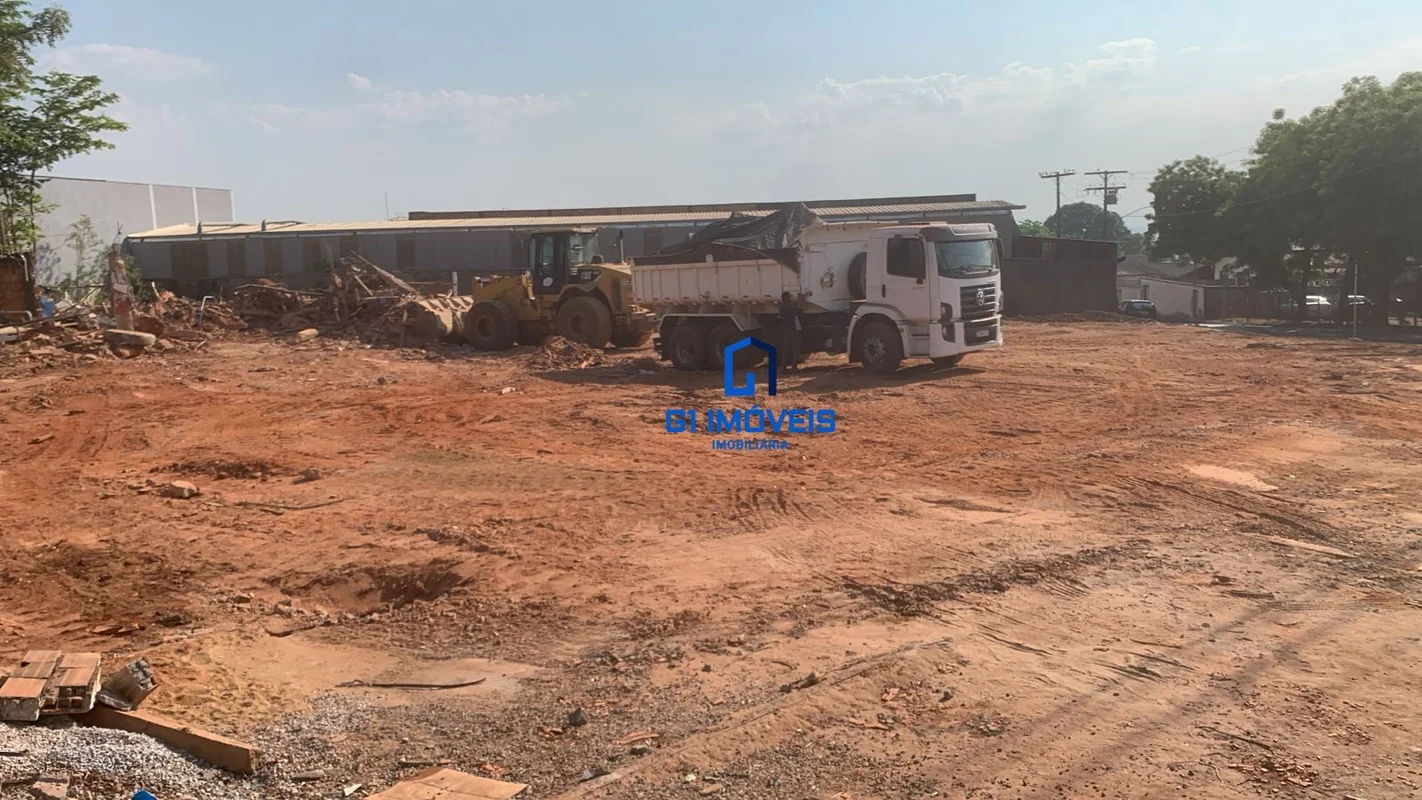 Imóvel à venda com ampla área de 2.000 metros quadrados, localizado na GO-060, V...