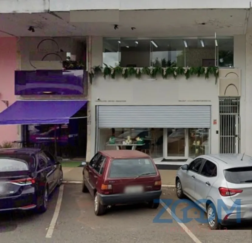 Excelente loja em uma das melhores localizações da cidade, em rua de grande movi...