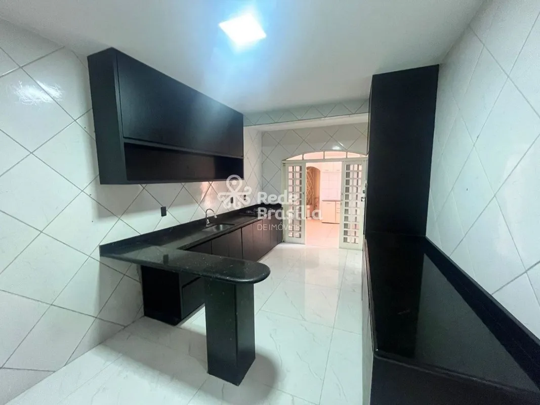 Excelente oportunidade para adquirir uma casa no Setor Oeste em Sobradinho. Com ...