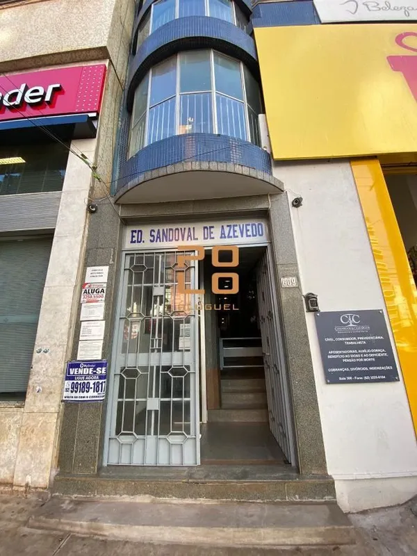 Sala comercial para alugar no Edifício Sandoval Azevedo, setor Central. Com 54m²...
