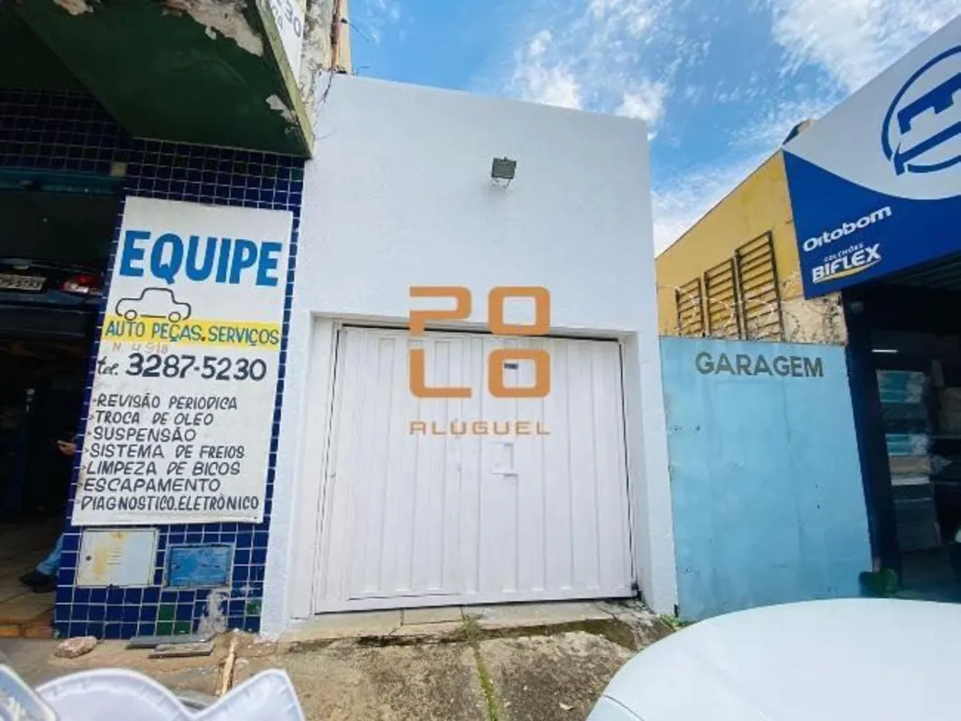 Casa comercial localizada na Avenida T-9, Jardim Planalto, com 170 m² de área. O...