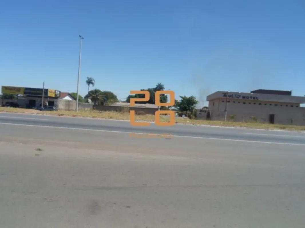 Lote com 760 m² de área, localizado na Rua 88, no Condomínio das Esmeraldas.Obse...