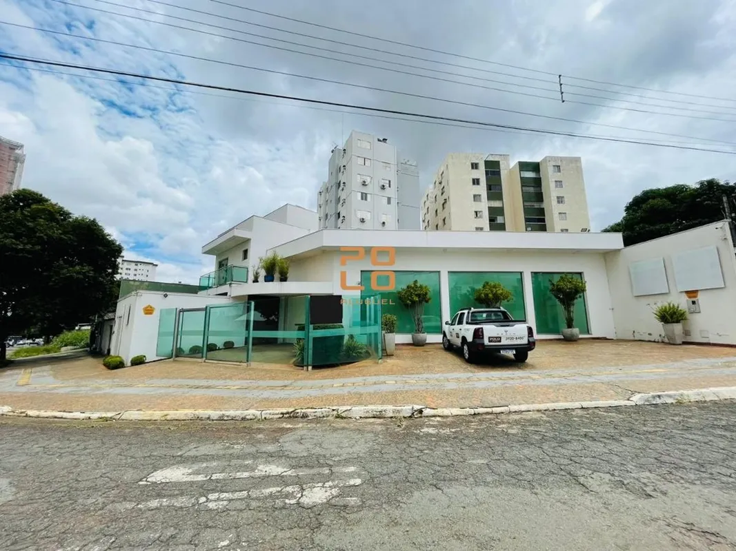 Prédio comercial de 565m², localizado no Setor Pedro Ludovico.Parte superior: Tr...