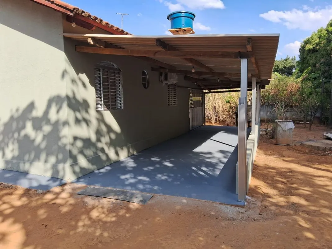 Lote 300 metros quadrados Área construída 120 metros. A 1 km do supermercado Tat...