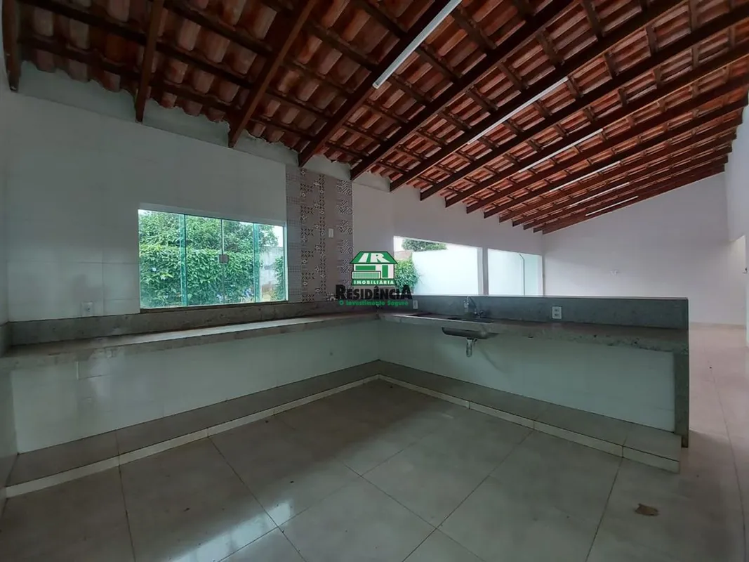 Casa no Bairro de Lourdes- Área total 420m²- Área construída 135m²- 03 quartos s...