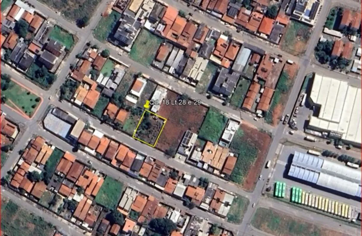 HENRIQUE: 9 8 1 9 8-4 2 4 0 (whatsapp) Terreno Qd 18, Lts 28 e 29 na Av. Desemba...