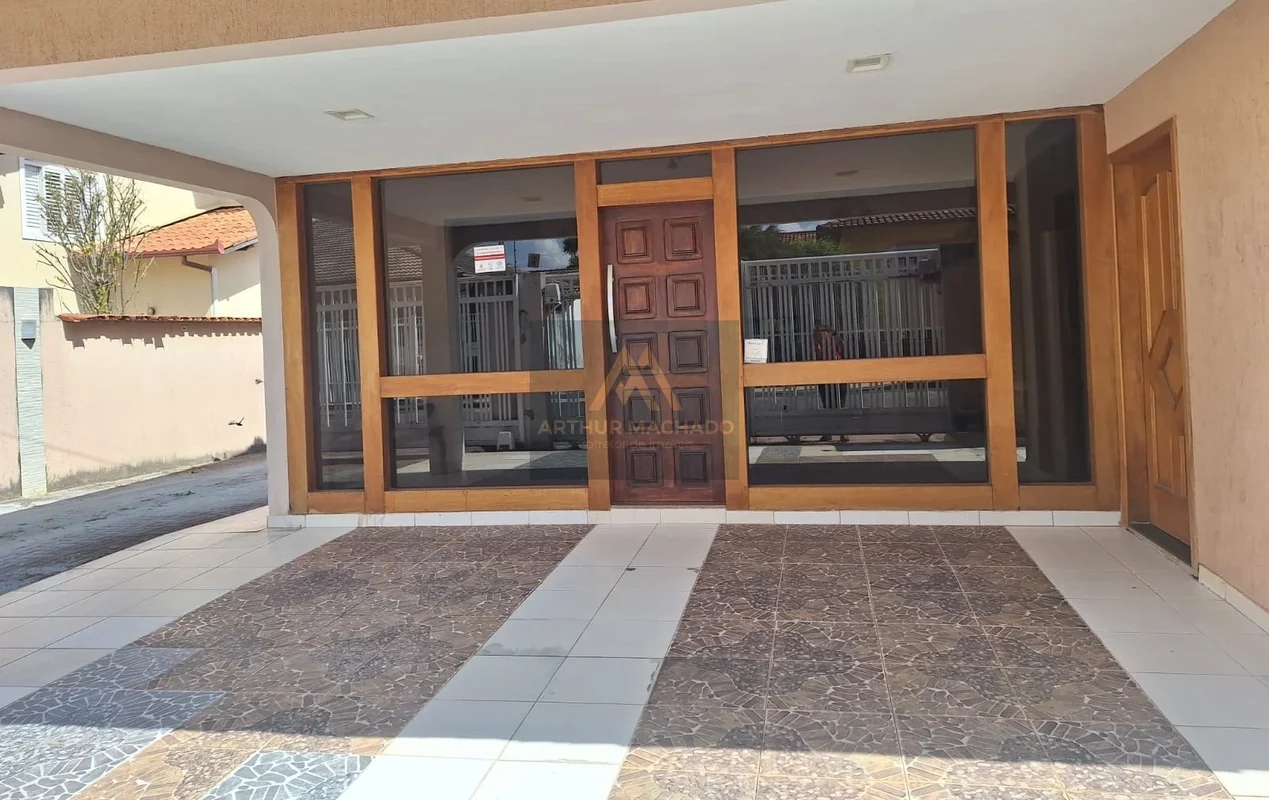 Imóvel residencial térreo, devidamente quitado e escriturado, com piso em porcel...