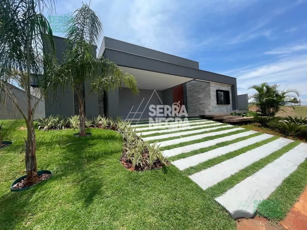 ACEITA FINANCIAMENTO.- Área total terreno: 580,87m² - Área construída: 261,49 (2...
