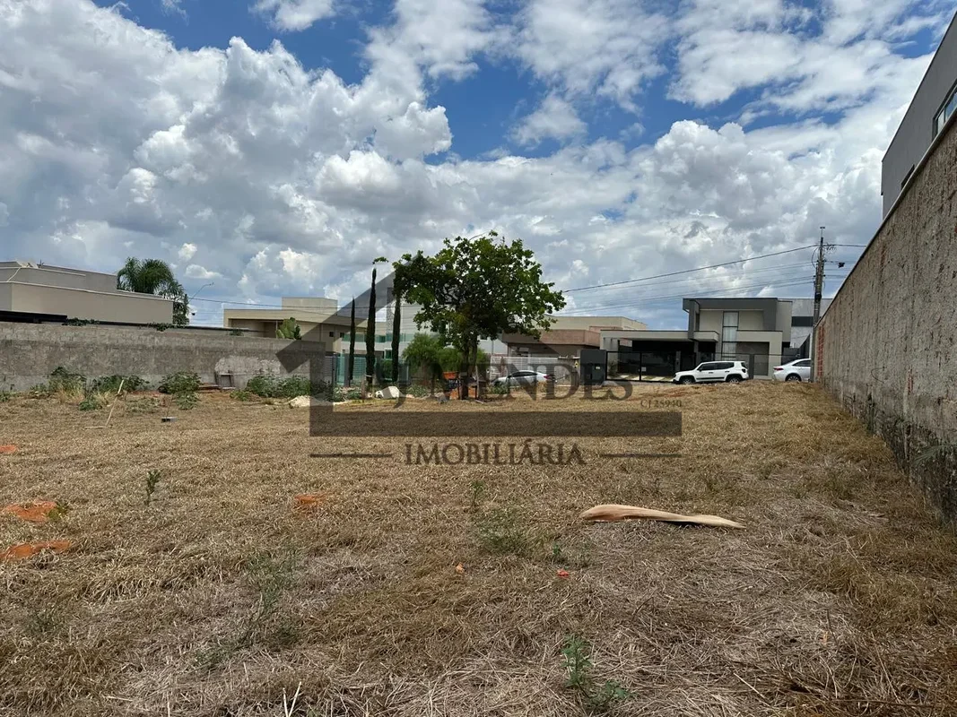 AJ MENDES IMOBILIÁRIA VENDE EXCELENTE LOTE NO CONDOMÍNIO ALTO DA BOA VISTA SOBRA...