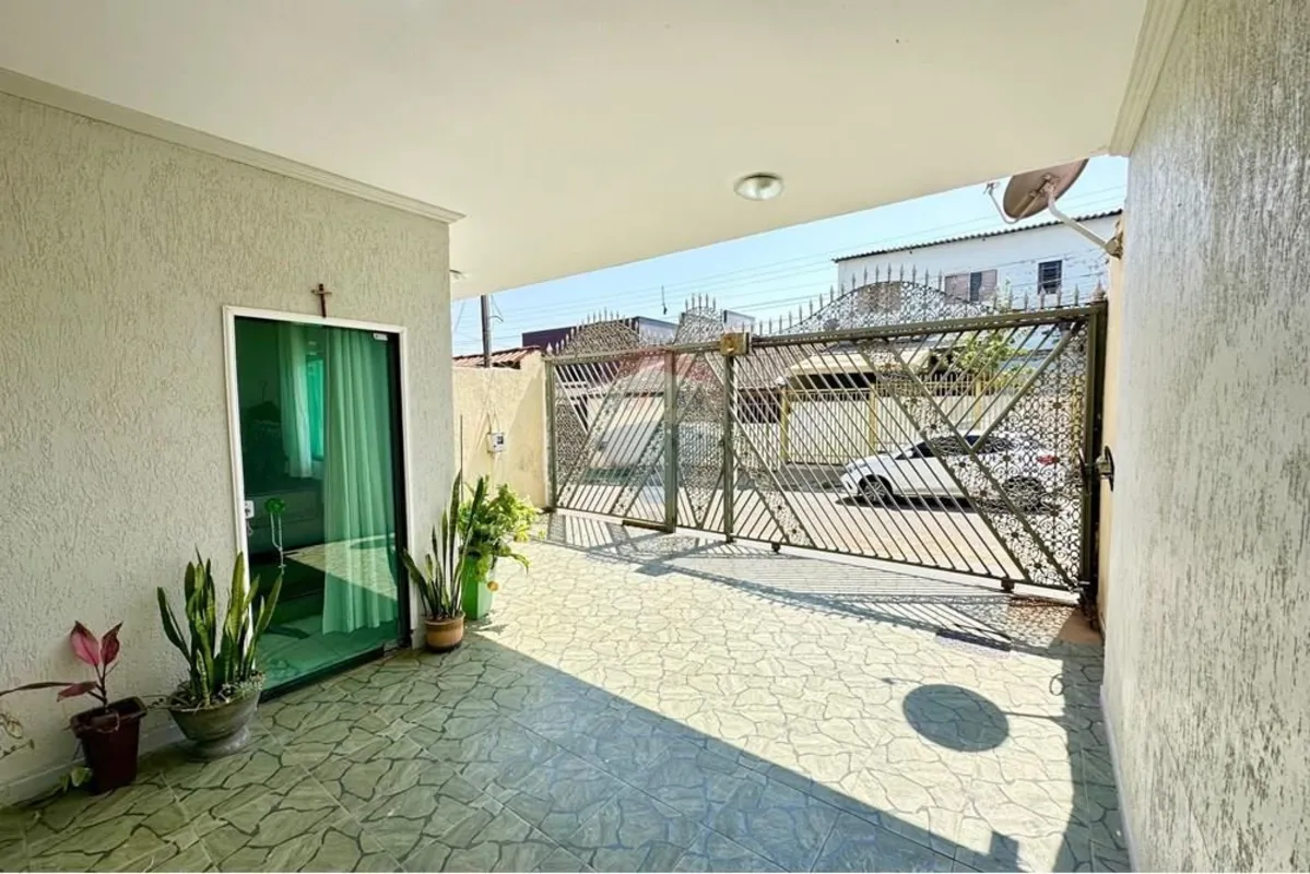 Sobrado com 4 Quartos, Suíte e Acabamento de Alto Padrão Localização Privilegiad...