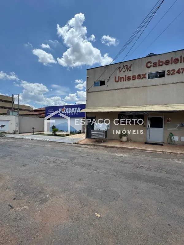 Excelente prédio à venda no Loteamento Celina Park, com 330 m². A parte inferior...