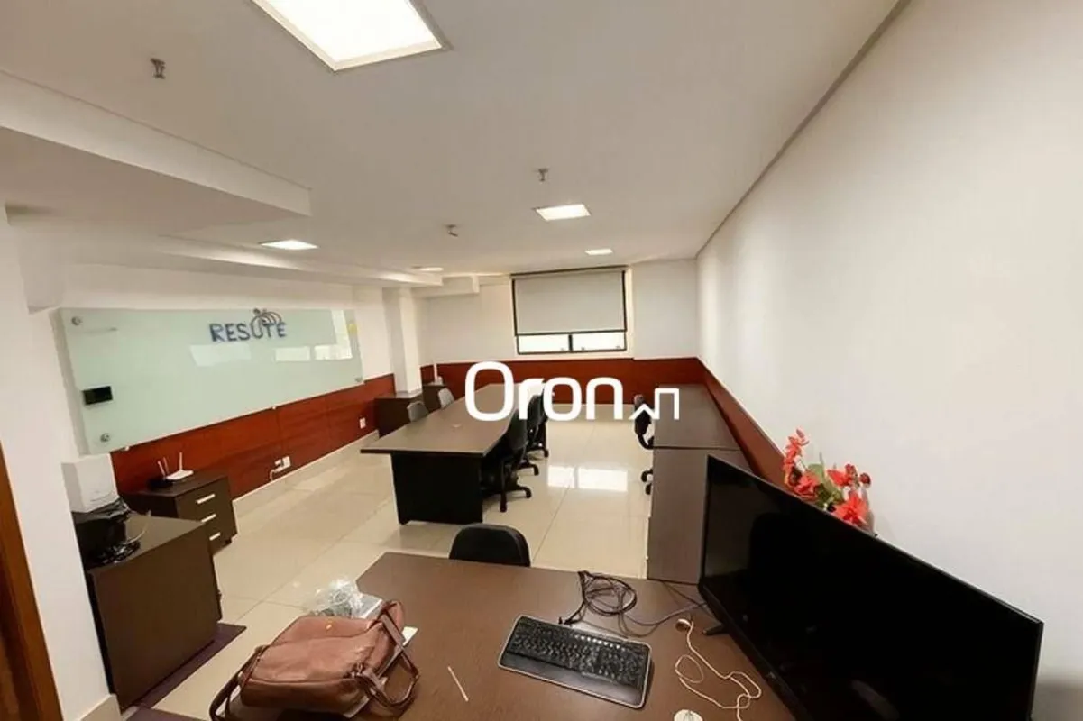 CÓDIGO DO IMÓVEL: SA0392LOCALIZAÇÃO:Em ótima localização, à poucos minutos do La...
