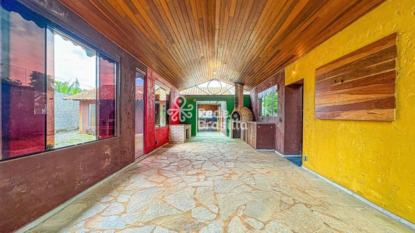 Oportunidade!Encanto rústico em meio à natureza, 1.600m² de tranquilidade, espaç...