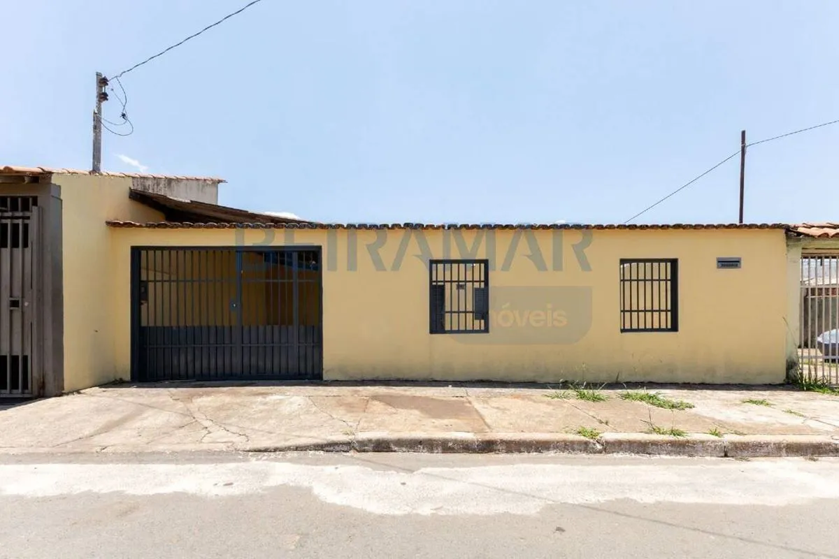 Casa à Venda - Excelente Localização Próxima à Feira Permanente da QNJÓtima opor...