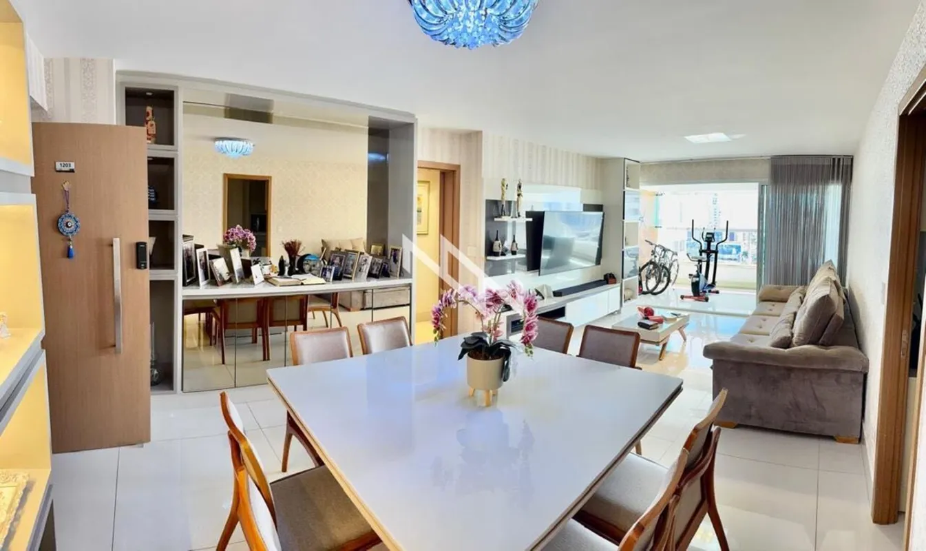 Apartamento à venda no Setor Bueno, com 155 m² de área privativa em andar alto e...